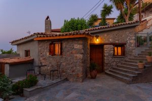 Fteri stone house platanos akrata